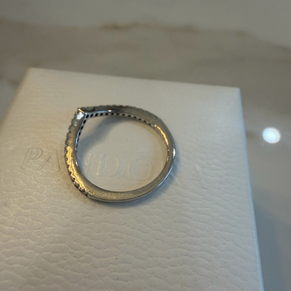 ❤️PANDORA Sparkling Wishbone Ring - Picture 5 of 6